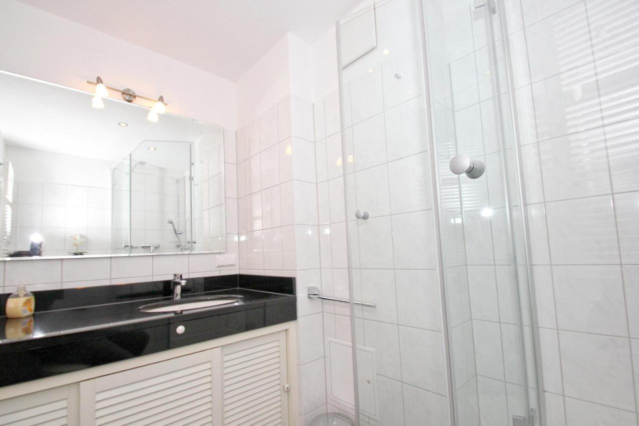 Hafennahe Ferienwohnung Mit Balkon Und Meerblick - Hafenhaeuser Wiek Wohnung 14 Wiek auf Ruegen Ngoại thất bức ảnh