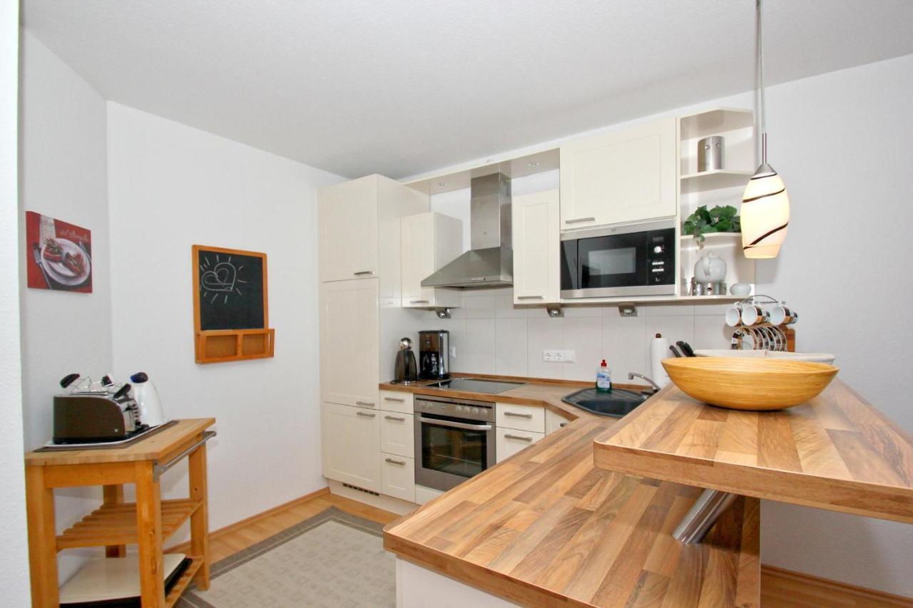 Hafennahe Ferienwohnung Mit Balkon Und Meerblick - Hafenhaeuser Wiek Wohnung 14 Wiek auf Ruegen Ngoại thất bức ảnh